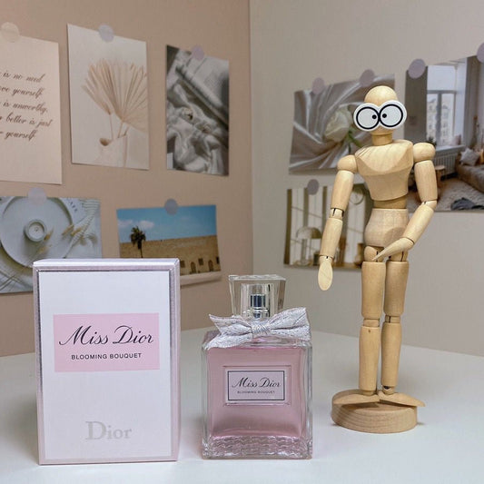 Miss Dior perfume
